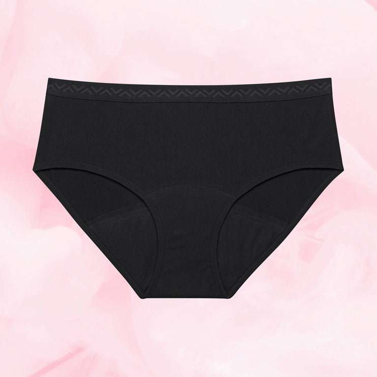 Teen Hipster Moderat Flow Menstruationstrusser på lyserød baggrund.