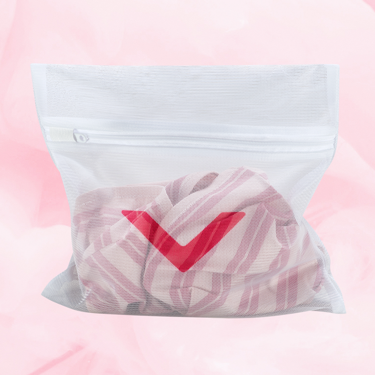 Vaskepose fra Complete Protection Set med delikate genstande.