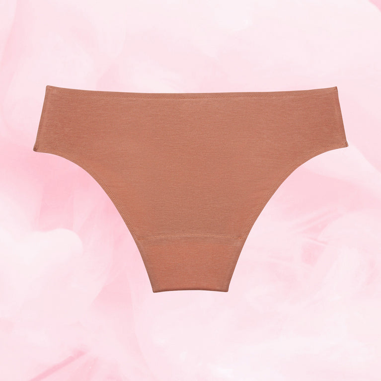 Premium Comfort Brazilian Let Flow Menstruationstrusser, sømløse bikini-trusser, mid-rise, fladt lagt.