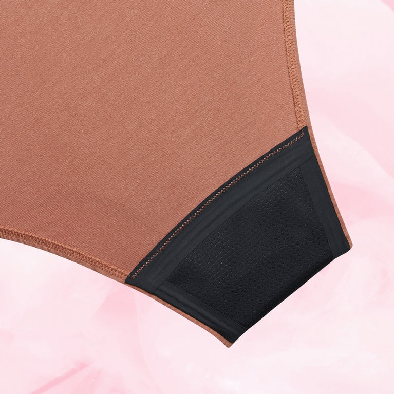 Premium Comfort Brazilian Let Flow Menstruationstrusser med sort absorberende indlæg.