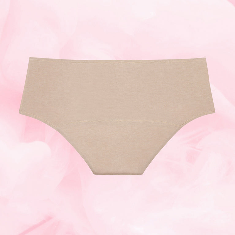 Premium Comfort Hipster Let Flow Menstruationstrusser with soft, full-coverage fit.