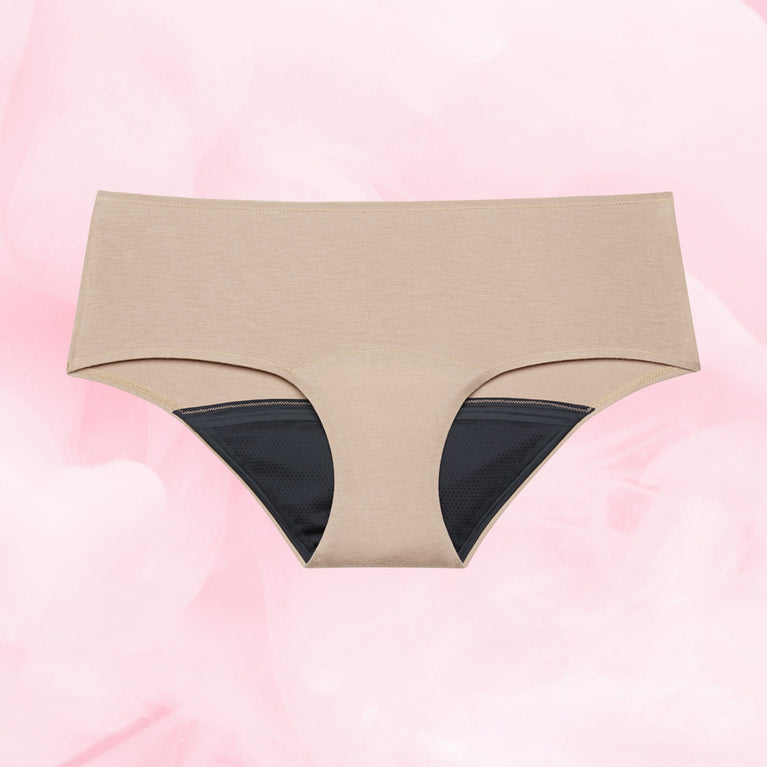 Premium Comfort Hipster Light Flow Menstruationstrusser showcasing full coverage and soft texture.