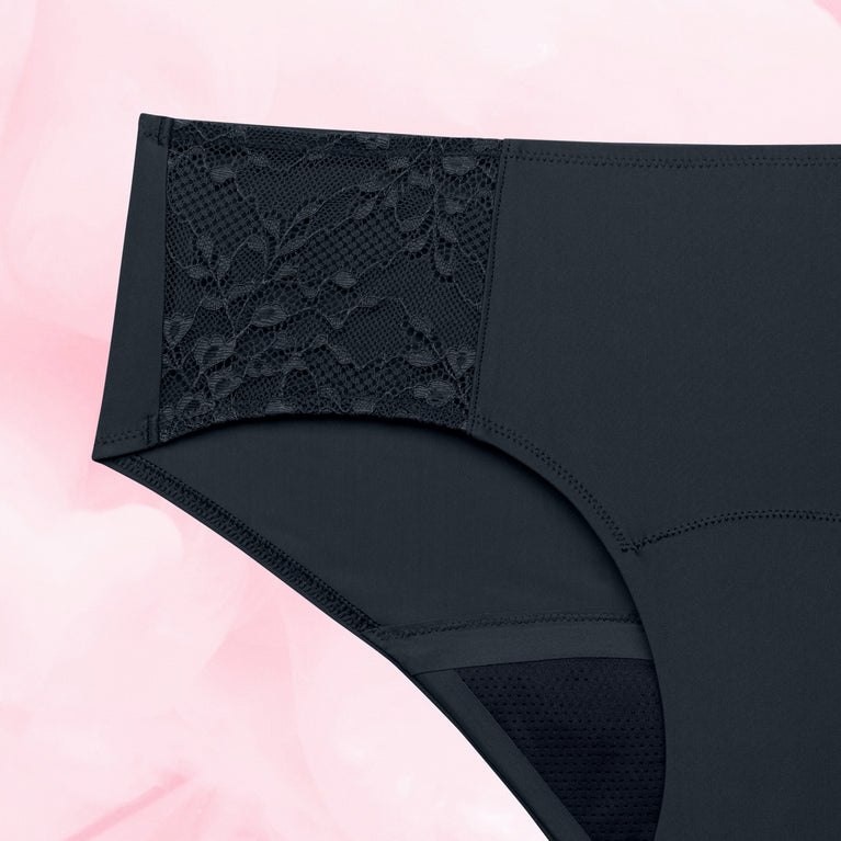 Hipster Multifluid Menstruationstrusser with lace details, comfortable fit.