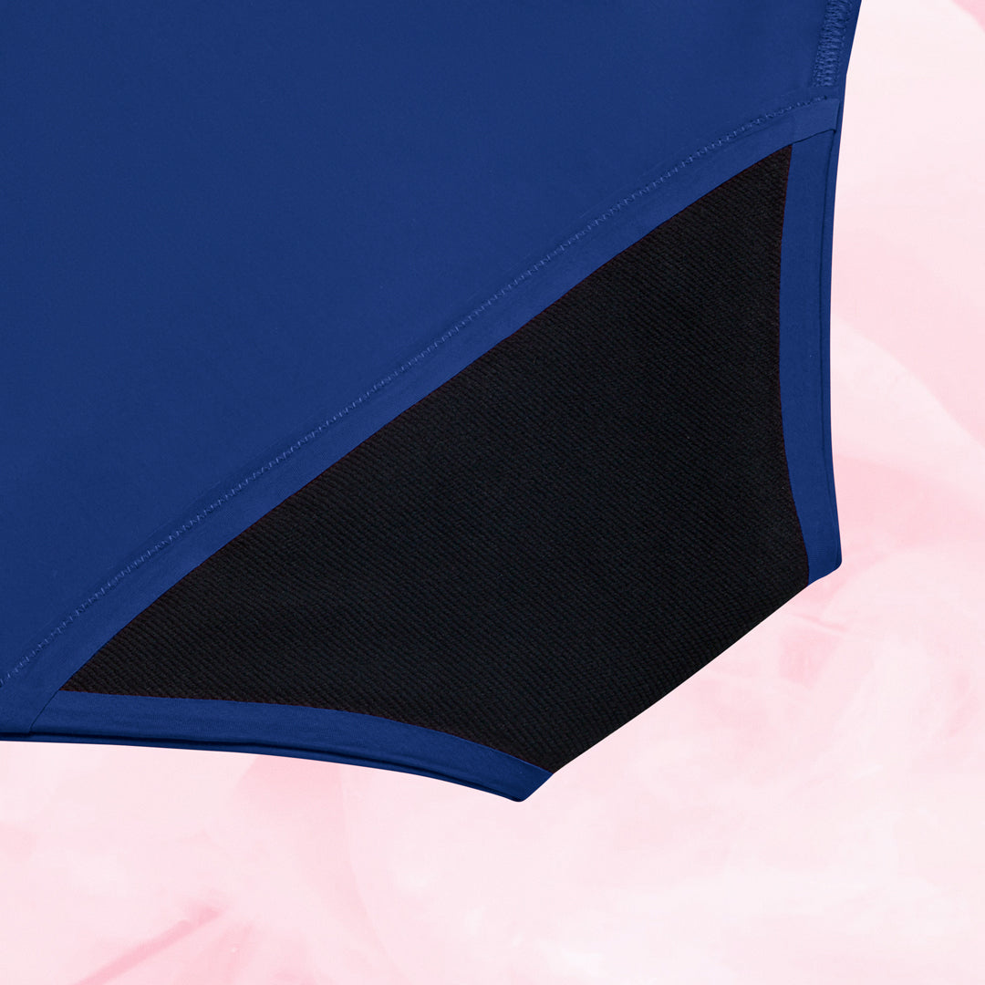 Højtaljet Snit Dots Moderat Flow Menstruationstrusser, med polkaprikker, sort gusset.