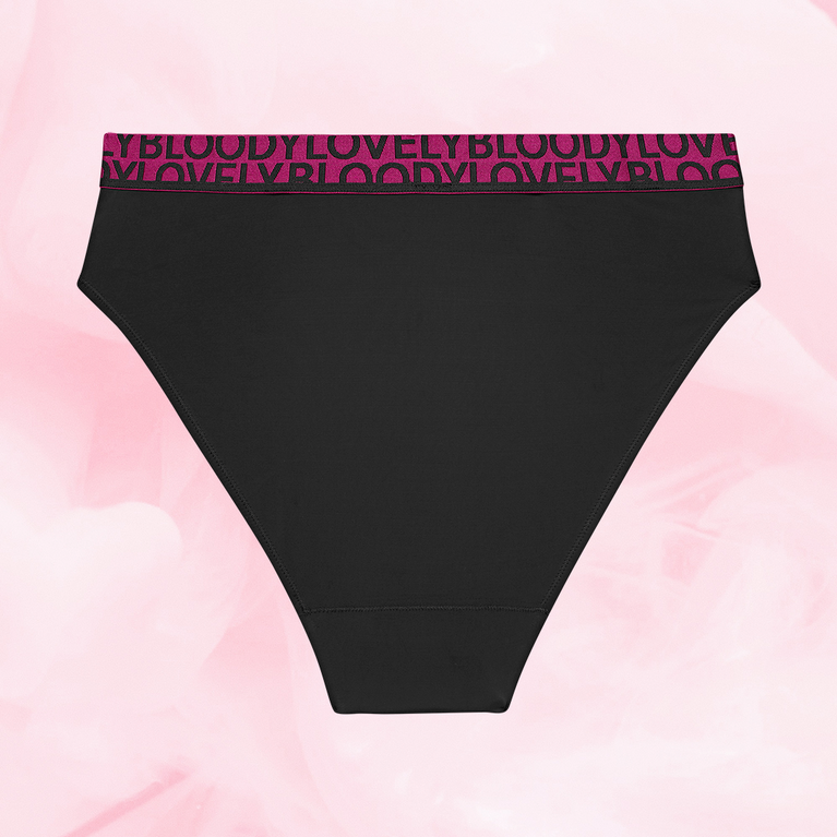 ComfortFit High Leg Måttlig Flow menstruationstrusser med magenta elastikbånd.